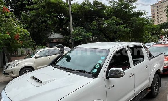 Comprar Usado Toyota Hilux Branco Carro em Maputo em Maputo Comprar Usado Toyota Hilux Branco Carro em Maputo em Maputo