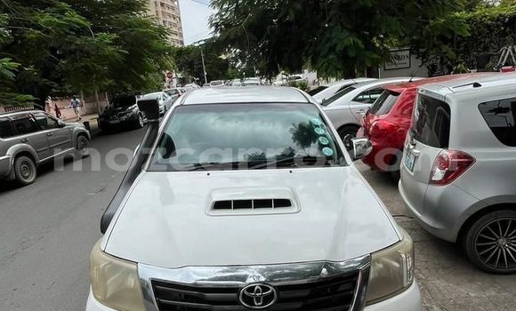 Buy Used Toyota Hilux White Car in Maputo in Maputo Buy Used Toyota Hilux White Car in Maputo in Maputo