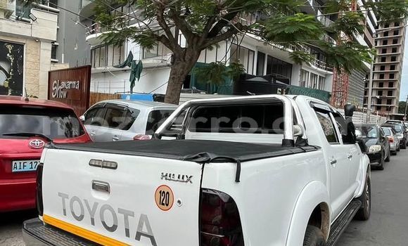 Buy Used Toyota Hilux White Car in Maputo in Maputo Buy Used Toyota Hilux White Car in Maputo in Maputo