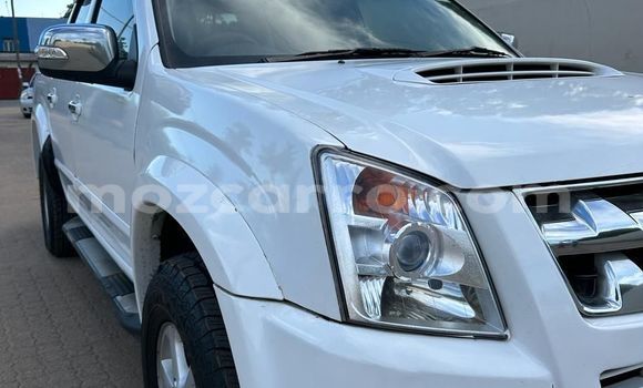 Comprar Novo Isuzu D-MAX Branco Carro em Maputo em Maputo Comprar Novo Isuzu D-MAX Branco Carro em Maputo em Maputo