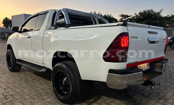 Buy Used Toyota Hiluxe Revo White Car in Maputo in Maputo Buy Used Toyota Hiluxe Revo White Car in Maputo in Maputo