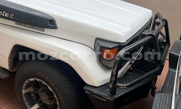 Comprar Usado Toyota Hilux Branco Carro em Maputo em Maputo Comprar Usado Toyota Hilux Branco Carro em Maputo em Maputo
