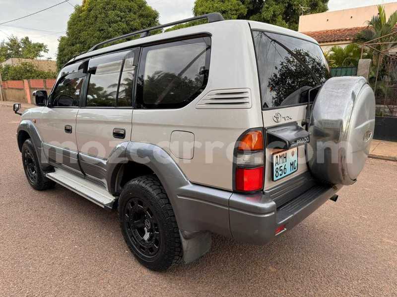 Big with watermark toyota land cruiser prado maputo maputo 21069