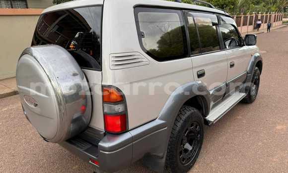 Tenga Tsaru Toyota Land Cruiser Prado Zvimwe Mota in Maputo in Maputo Tenga Tsaru Toyota Land Cruiser Prado Zvimwe Mota in Maputo in Maputo