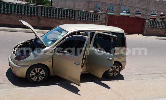 Nunua Ilio tumika Toyota FunCargo Nyingine Gari ndani ya Maputo nchini Maputo Nunua Ilio tumika Toyota FunCargo Nyingine Gari ndani ya Maputo nchini Maputo