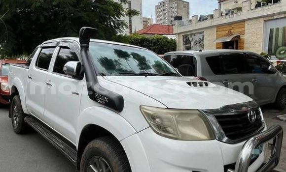 Buy Used Toyota Hilux Other Car in Angoche in Nampula Buy Used Toyota Hilux Other Car in Angoche in Nampula