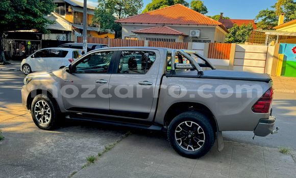 Buy Used Toyota Hiluxe Revo Brown Car in Maputo in Maputo Buy Used Toyota Hiluxe Revo Brown Car in Maputo in Maputo