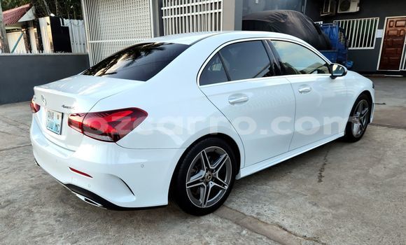 Comprar Usado Mercedes-Benz A200 Branco Carro em Maputo em Maputo Comprar Usado Mercedes-Benz A200 Branco Carro em Maputo em Maputo