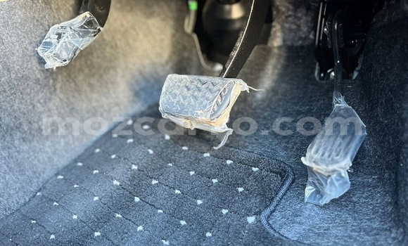 Comprar Usado Toyota Ractis Prata Carro em Maputo em Maputo Comprar Usado Toyota Ractis Prata Carro em Maputo em Maputo