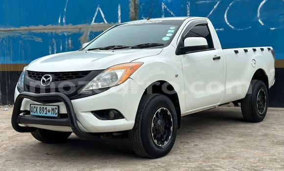 Comprar Usado Mazda BT-50 Branco Carro em Maputo em Maputo Comprar Usado Mazda BT-50 Branco Carro em Maputo em Maputo