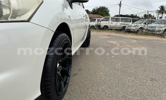 Comprar Usado Toyota Auris Branco Carro em Moçambique em Nampula Comprar Usado Toyota Auris Branco Carro em Moçambique em Nampula