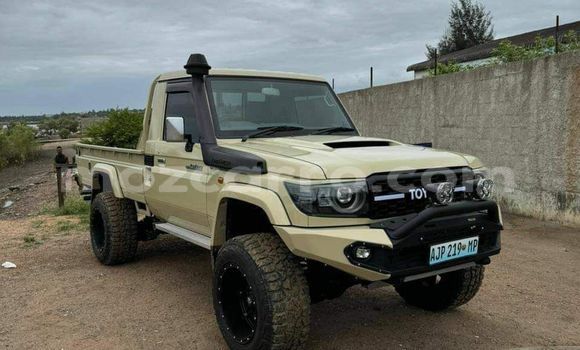 Comprar Usado Toyota Land Cruiser Castanho Carro em Moçambique em Nampula Comprar Usado Toyota Land Cruiser Castanho Carro em Moçambique em Nampula