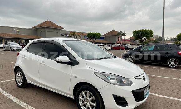 Comprar Usado Mazda Demio Branco Carro em Maputo em Maputo Comprar Usado Mazda Demio Branco Carro em Maputo em Maputo