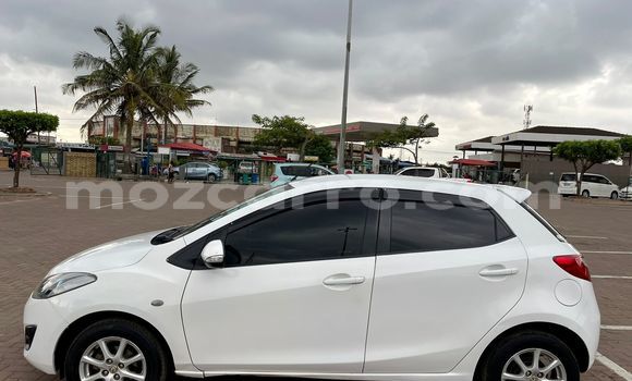 Comprar Usado Mazda Demio Branco Carro em Maputo em Maputo Comprar Usado Mazda Demio Branco Carro em Maputo em Maputo