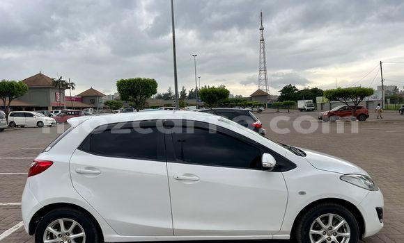 Comprar Usado Mazda Demio Branco Carro em Maputo em Maputo Comprar Usado Mazda Demio Branco Carro em Maputo em Maputo