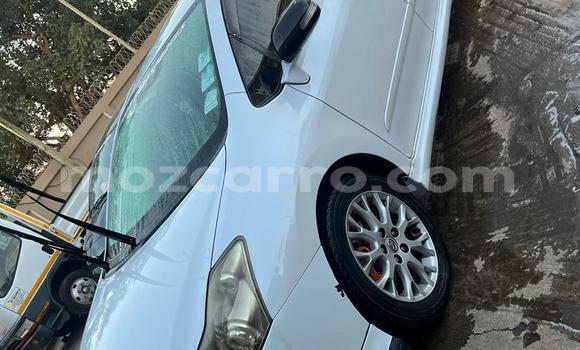 Comprar Usado Toyota Blade Branco Carro em Maputo em Maputo