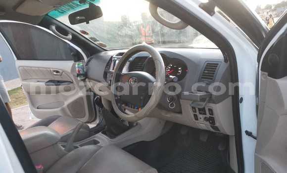 Comprar Usado Toyota Fortuner Branco Carro em Maputo em Maputo Comprar Usado Toyota Fortuner Branco Carro em Maputo em Maputo