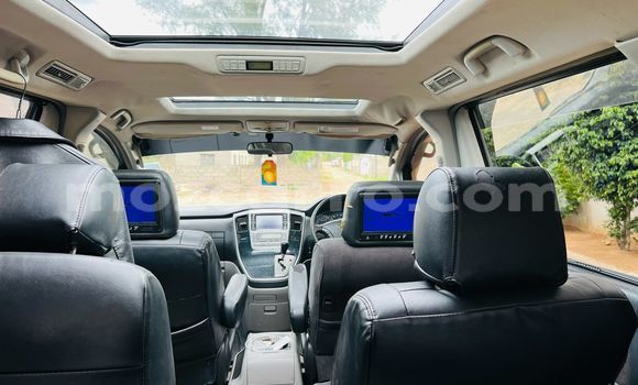 Comprar Usado Toyota Alphard Branco Carro em Maputo em Maputo Comprar Usado Toyota Alphard Branco Carro em Maputo em Maputo