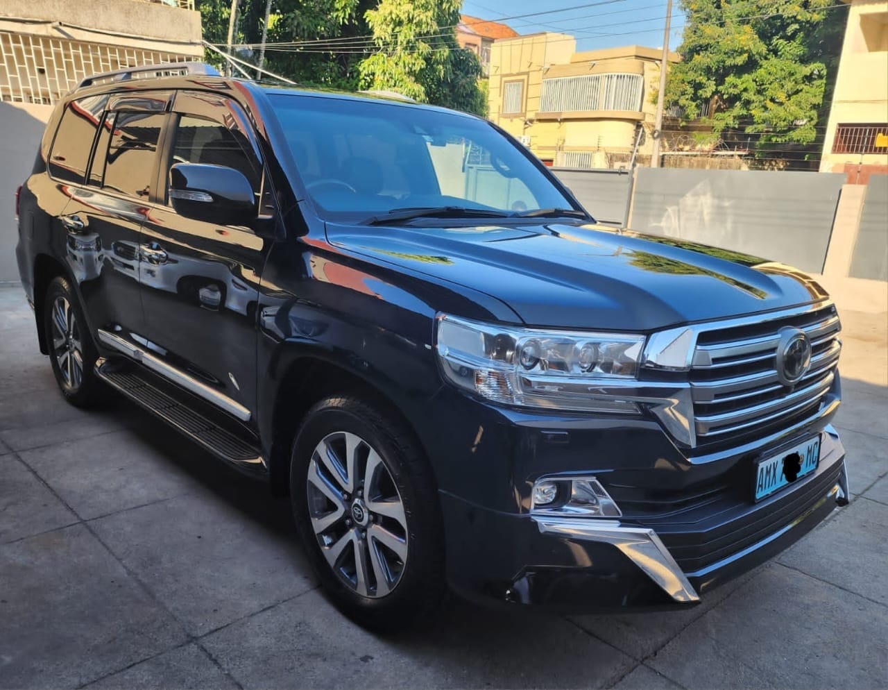 Buy used toyota land cruiser black car in maputo in maputo - mozcarro