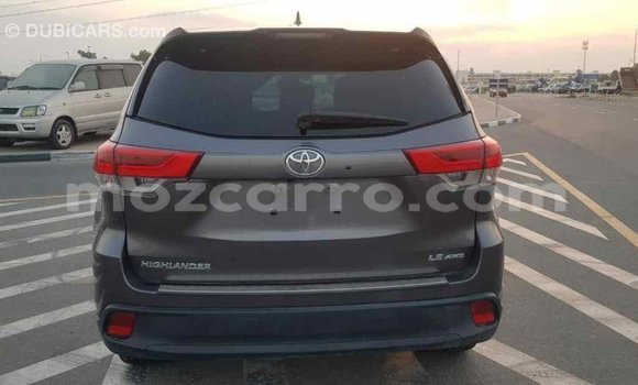 Tenga Imported Toyota Highlander Zvimwe Mota in Import - Dubai in Cabo Delgado Tenga Imported Toyota Highlander Zvimwe Mota in Import - Dubai in Cabo Delgado