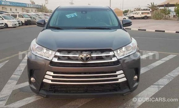 Tenga Imported Toyota Highlander Zvimwe Mota in Import - Dubai in Cabo Delgado Tenga Imported Toyota Highlander Zvimwe Mota in Import - Dubai in Cabo Delgado
