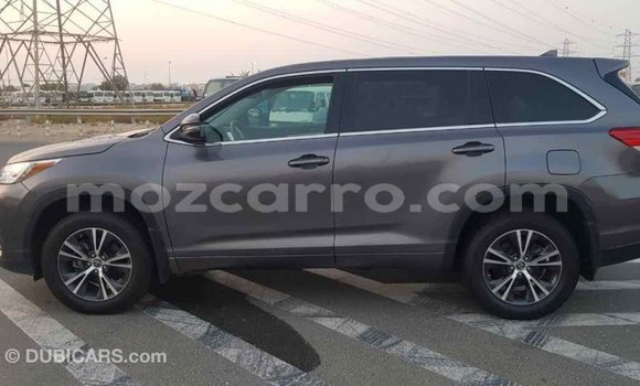 Tenga Imported Toyota Highlander Zvimwe Mota in Import - Dubai in Cabo Delgado Tenga Imported Toyota Highlander Zvimwe Mota in Import - Dubai in Cabo Delgado