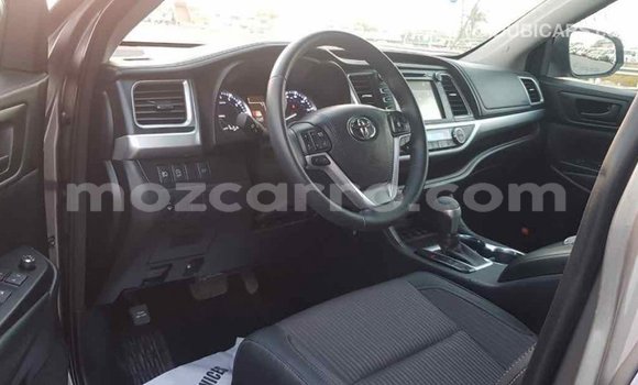 Tenga Imported Toyota Highlander Zvimwe Mota in Import - Dubai in Cabo Delgado Tenga Imported Toyota Highlander Zvimwe Mota in Import - Dubai in Cabo Delgado