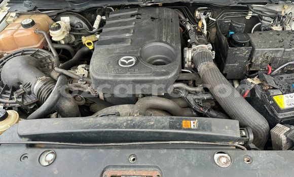 Comprar Usado Mazda BT-50 Branco Carro em Maputo em Maputo Comprar Usado Mazda BT-50 Branco Carro em Maputo em Maputo