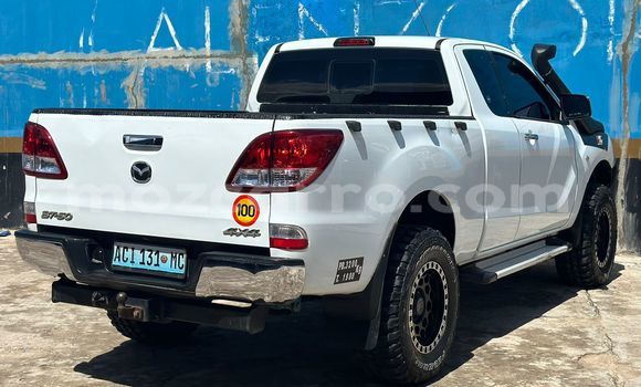 Comprar Usado Mazda BT-50 Branco Carro em Maputo em Maputo Comprar Usado Mazda BT-50 Branco Carro em Maputo em Maputo