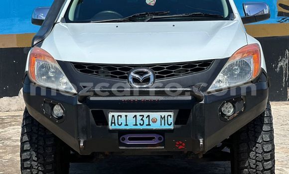Comprar Usado Mazda BT-50 Branco Carro em Maputo em Maputo Comprar Usado Mazda BT-50 Branco Carro em Maputo em Maputo
