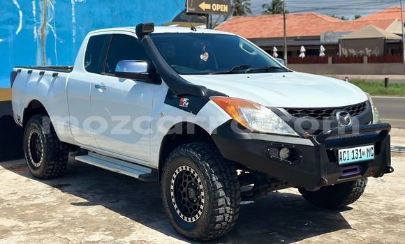 Comprar Usado Mazda BT-50 Branco Carro em Maputo em Maputo Comprar Usado Mazda BT-50 Branco Carro em Maputo em Maputo