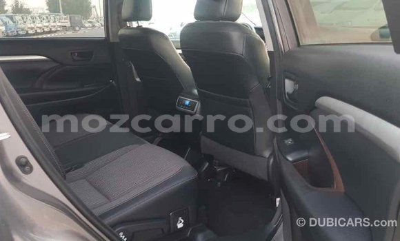 Tenga Imported Toyota Highlander Zvimwe Mota in Import - Dubai in Cabo Delgado Tenga Imported Toyota Highlander Zvimwe Mota in Import - Dubai in Cabo Delgado