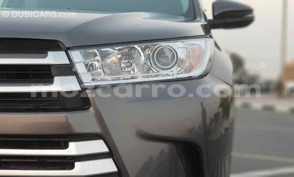 Tenga Imported Toyota Highlander Zvimwe Mota in Import - Dubai in Cabo Delgado Tenga Imported Toyota Highlander Zvimwe Mota in Import - Dubai in Cabo Delgado