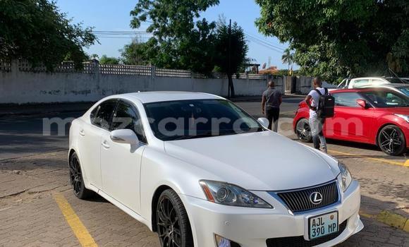 Nunua Ilio tumika Lexus IS Nyeupe Gari ndani ya Maputo nchini Maputo