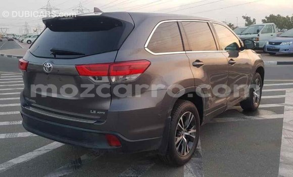 Tenga Imported Toyota Highlander Zvimwe Mota in Import - Dubai in Cabo Delgado Tenga Imported Toyota Highlander Zvimwe Mota in Import - Dubai in Cabo Delgado