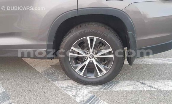 Tenga Imported Toyota Highlander Zvimwe Mota in Import - Dubai in Cabo Delgado Tenga Imported Toyota Highlander Zvimwe Mota in Import - Dubai in Cabo Delgado