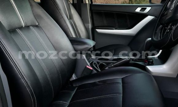 Comprar Novo Mazda BT-50 Prata Carro em Maputo em Maputo Comprar Novo Mazda BT-50 Prata Carro em Maputo em Maputo