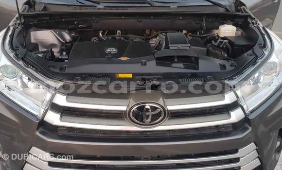 Tenga Imported Toyota Highlander Zvimwe Mota in Import - Dubai in Cabo Delgado Tenga Imported Toyota Highlander Zvimwe Mota in Import - Dubai in Cabo Delgado