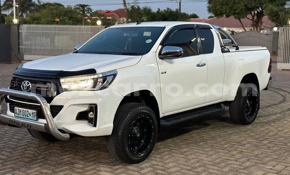 Buy Used Toyota Hiluxe Revo White Car in Maputo in Maputo Buy Used Toyota Hiluxe Revo White Car in Maputo in Maputo