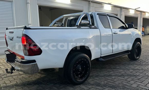 Buy Used Toyota Hiluxe Revo White Car in Maputo in Maputo Buy Used Toyota Hiluxe Revo White Car in Maputo in Maputo