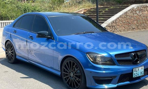 Comprar Usado Mercedes‒Benz 200 Azul Carro em Maputo em Maputo