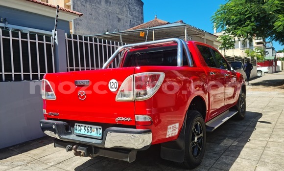 Comprar Usado Mazda BT-50 Vermelho Carro em Maputo em Maputo Comprar Usado Mazda BT-50 Vermelho Carro em Maputo em Maputo