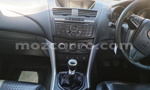 Comprar Usado Mazda BT-50 Vermelho Carro em Maputo em Maputo Comprar Usado Mazda BT-50 Vermelho Carro em Maputo em Maputo