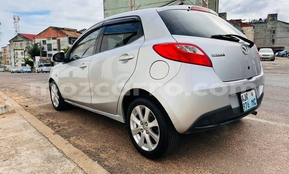 Tenga Tsaru Mazda Demio Zvimwe Mota in Beautiful vista in Maputo Tenga Tsaru Mazda Demio Zvimwe Mota in Beautiful vista in Maputo