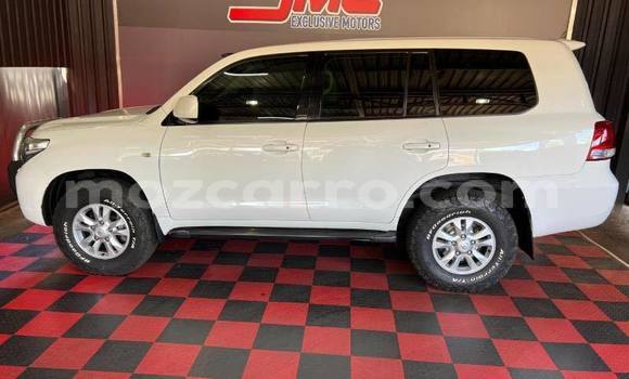Comprar Usado Toyota Land Cruiser Prado Branco Carro em Bela Vista em Maputo Comprar Usado Toyota Land Cruiser Prado Branco Carro em Bela Vista em Maputo
