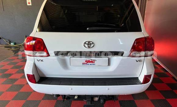 Comprar Usado Toyota Land Cruiser Prado Branco Carro em Bela Vista em Maputo Comprar Usado Toyota Land Cruiser Prado Branco Carro em Bela Vista em Maputo