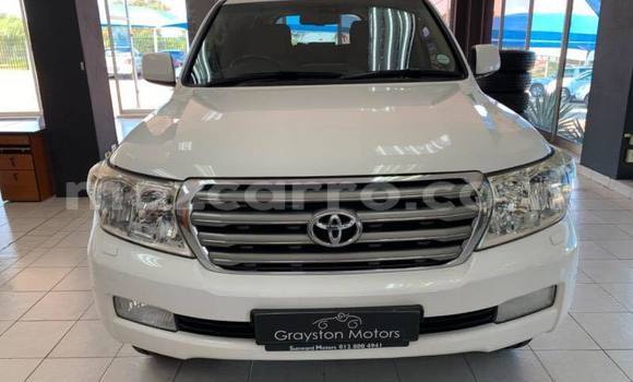 Comprar Usado Toyota Land Cruiser Branco Carro em Balama em Cabo Delgado Comprar Usado Toyota Land Cruiser Branco Carro em Balama em Cabo Delgado