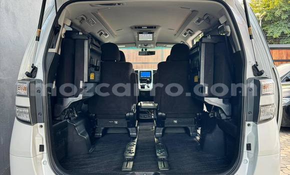 Comprar Usado Toyota Vellfire Branco Carro em Beira em Sofala Comprar Usado Toyota Vellfire Branco Carro em Beira em Sofala