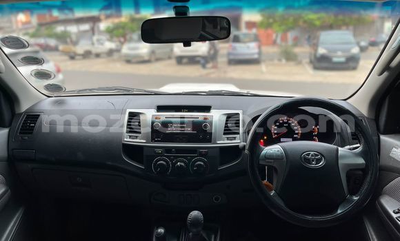 Nunua Ilio tumika Toyota Hilux Nyeupe Gari ndani ya Maputo nchini Maputo Nunua Ilio tumika Toyota Hilux Nyeupe Gari ndani ya Maputo nchini Maputo