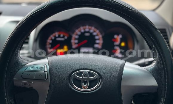 Nunua Ilio tumika Toyota Hilux Nyeupe Gari ndani ya Maputo nchini Maputo Nunua Ilio tumika Toyota Hilux Nyeupe Gari ndani ya Maputo nchini Maputo
